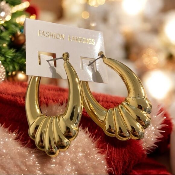 NWT Fashion Earrings Textured‎ Oval Hoop Earrings - Gold tone - Picture 1 of 5